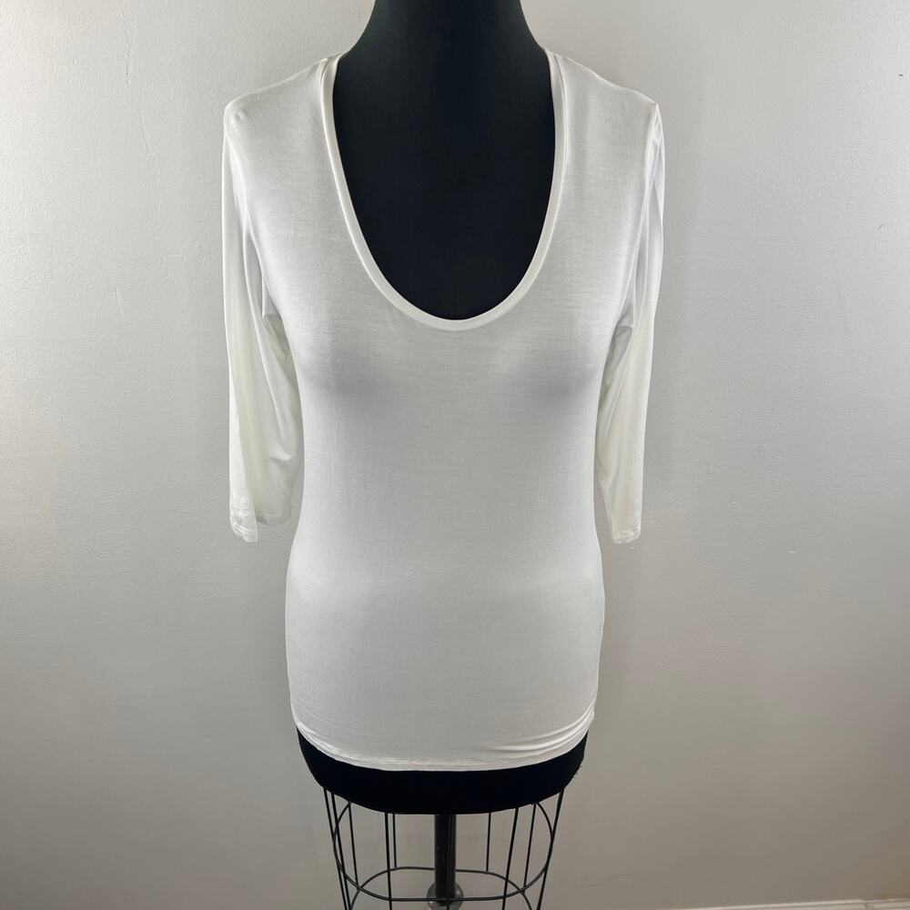 Majestic Paris White 4 Deluxe Teeshirt Soft Touch Wash Top Scoop Neck 3/4 Sleeve - Picture 2 of 8